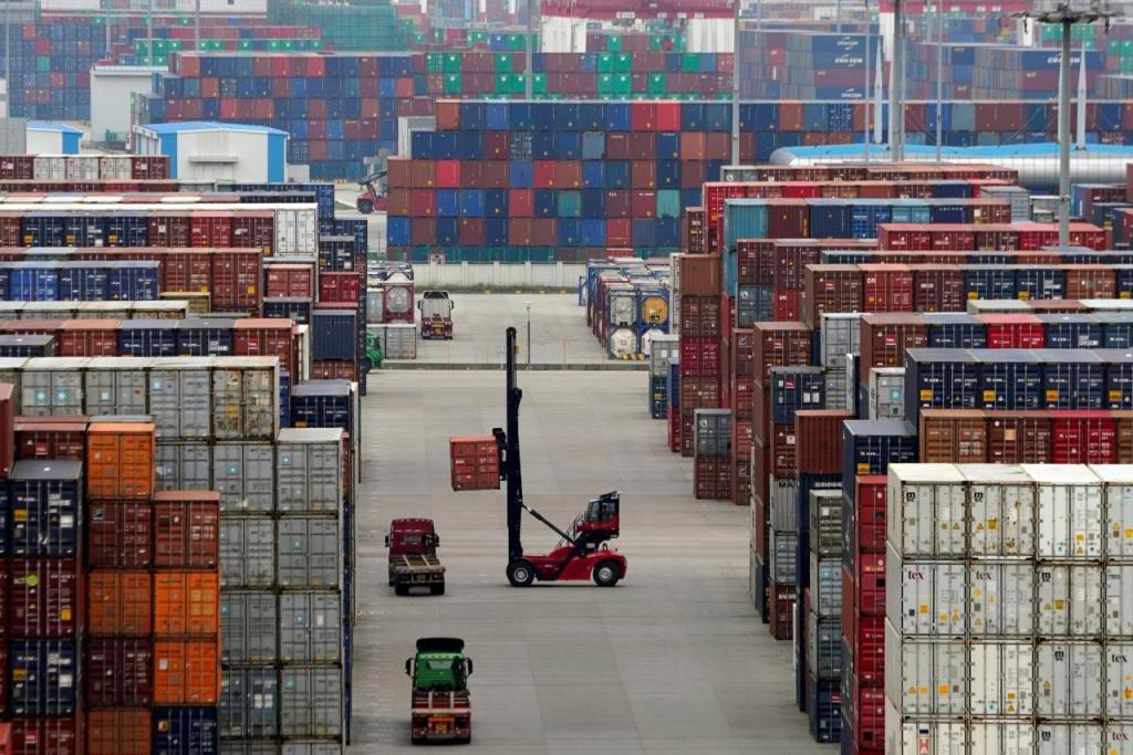 IMF Directs Pakistan to Reassess Import Figures After Major Data Gaps Emerge